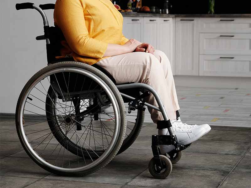 Каковы пособия людям, осуществляющим уход за лицом с инвалидностью