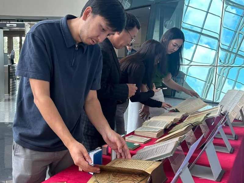 <?php echo esc_attr( get_the_title() ) ?>