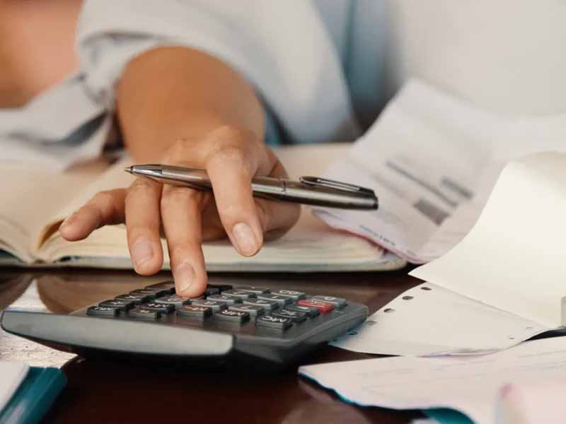 <?php echo esc_attr( get_the_title() ) ?>