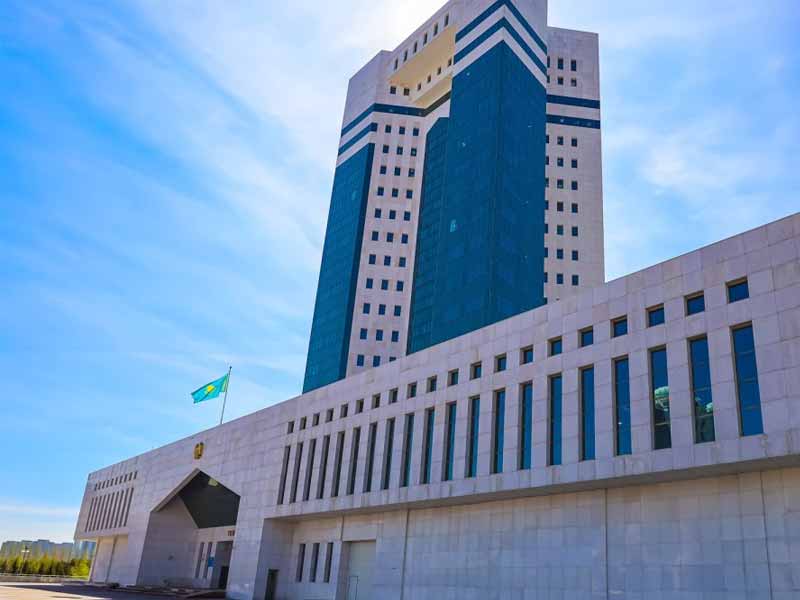 <?php echo esc_attr( get_the_title() ) ?>