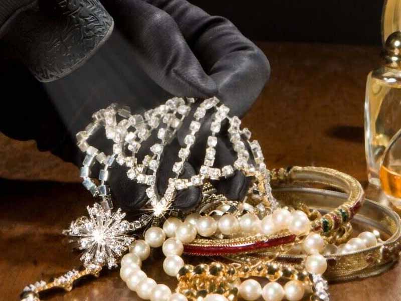 <?php echo esc_attr( get_the_title() ) ?>