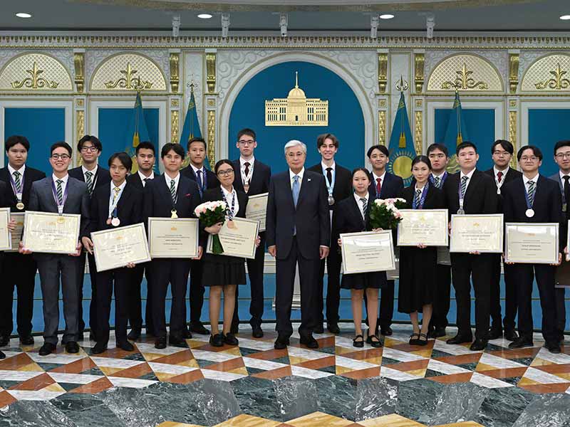 <?php echo esc_attr( get_the_title() ) ?>