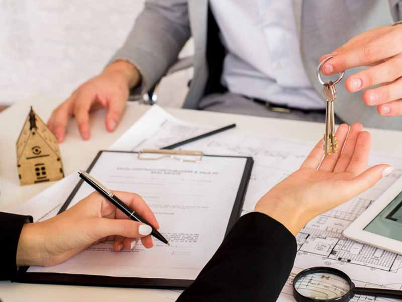 <?php echo esc_attr( get_the_title() ) ?>