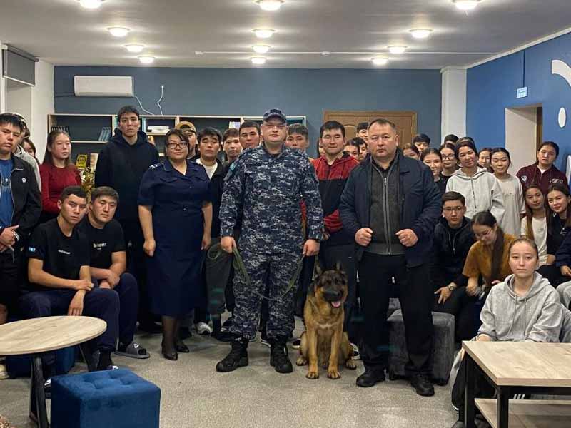 <?php echo esc_attr( get_the_title() ) ?>