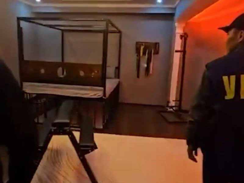 <?php echo esc_attr( get_the_title() ) ?>