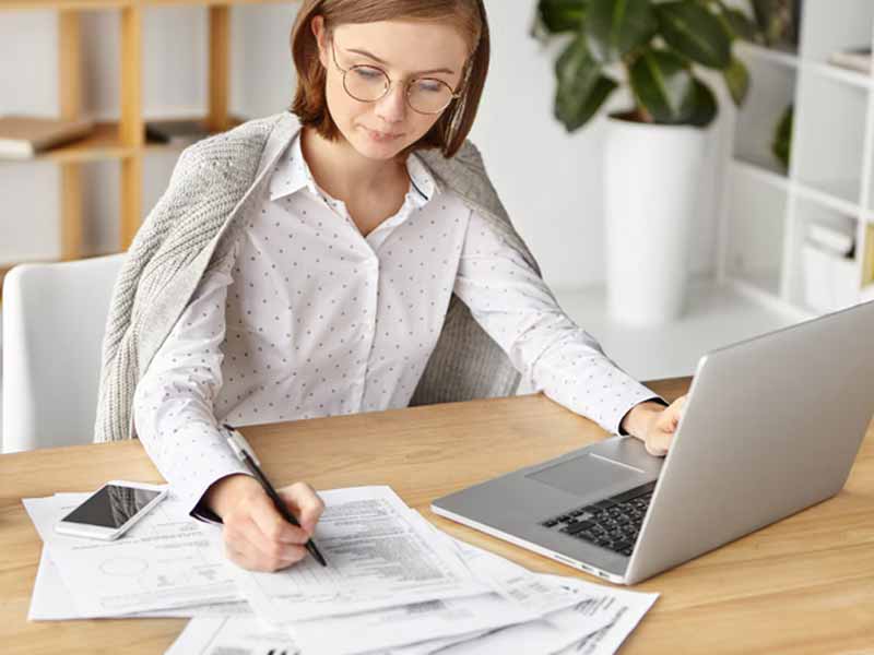 <?php echo esc_attr( get_the_title() ) ?>