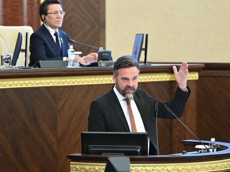 <?php echo esc_attr( get_the_title() ) ?>