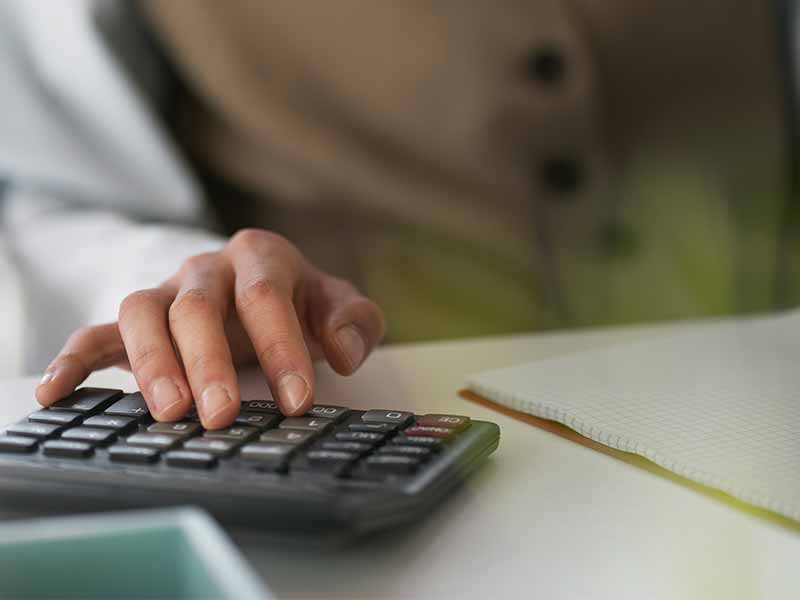 <?php echo esc_attr( get_the_title() ) ?>