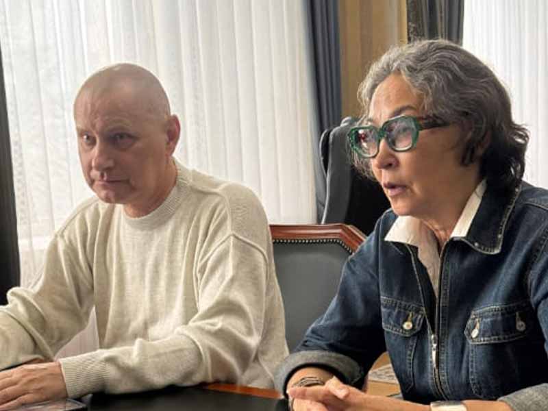 <?php echo esc_attr( get_the_title() ) ?>