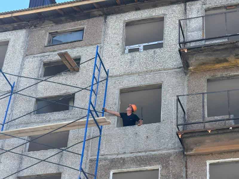 <?php echo esc_attr( get_the_title() ) ?>