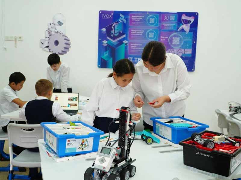 <?php echo esc_attr( get_the_title() ) ?>