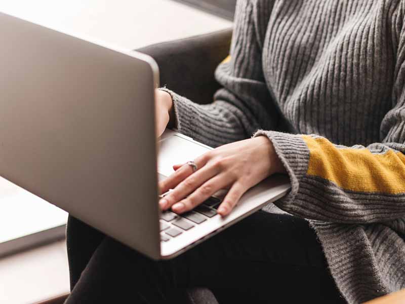 <?php echo esc_attr( get_the_title() ) ?>