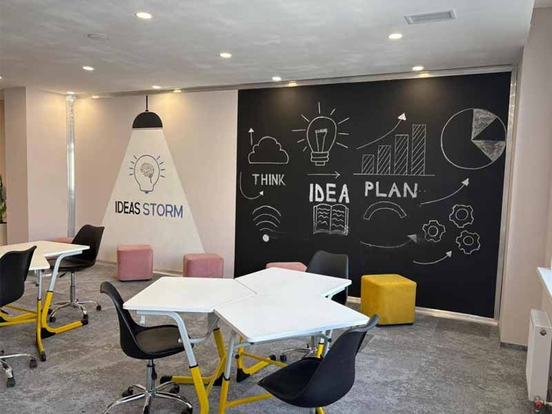 <?php echo esc_attr( get_the_title() ) ?>