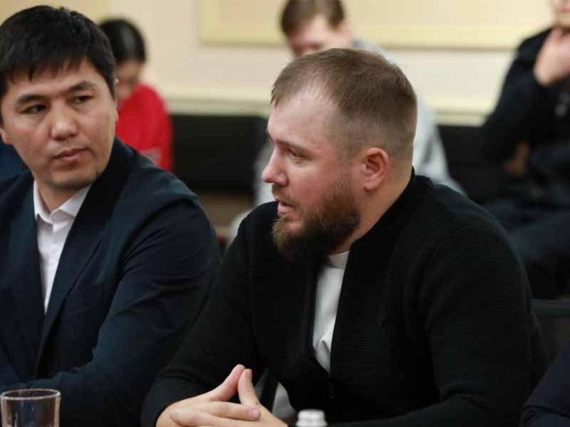 <?php echo esc_attr( get_the_title() ) ?>