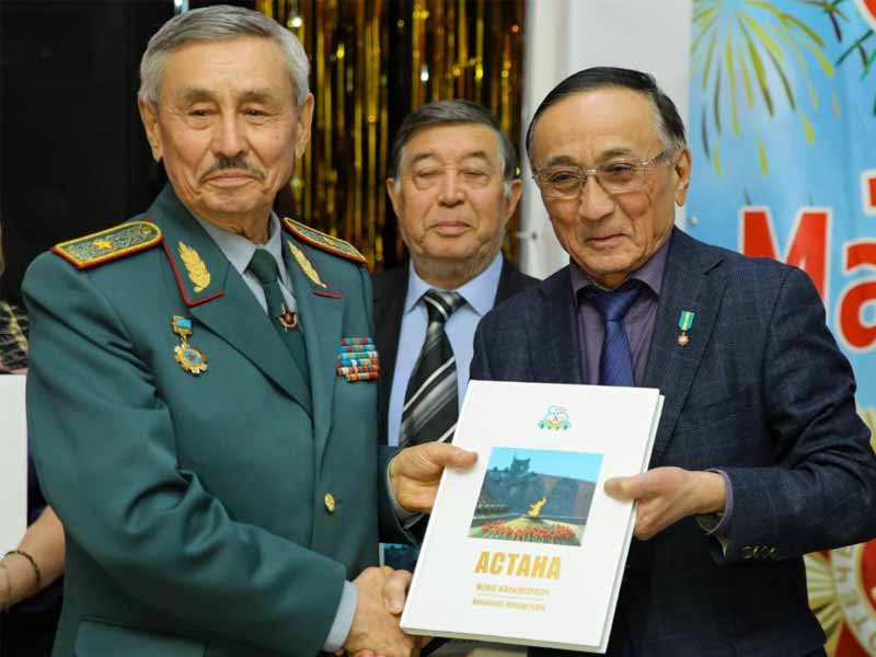 <?php echo esc_attr( get_the_title() ) ?>