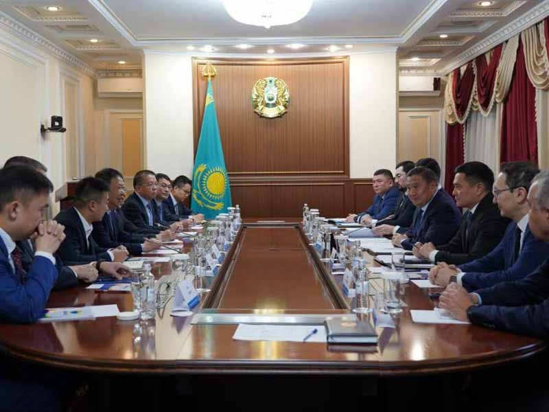 <?php echo esc_attr( get_the_title() ) ?>