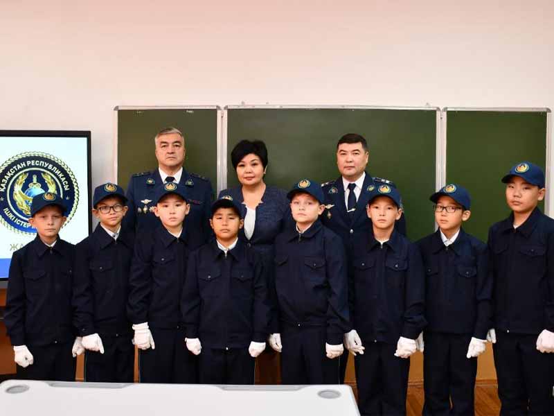 <?php echo esc_attr( get_the_title() ) ?>