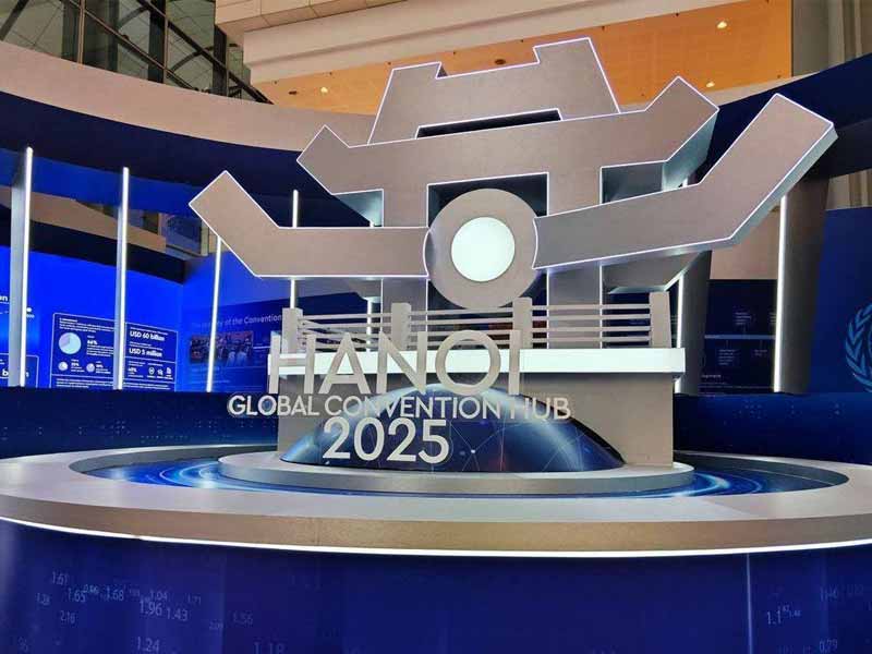 <?php echo esc_attr( get_the_title() ) ?>