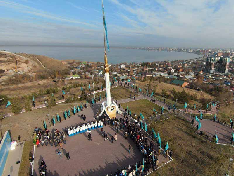 <?php echo esc_attr( get_the_title() ) ?>