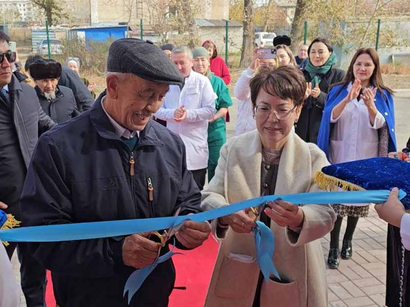 <?php echo esc_attr( get_the_title() ) ?>