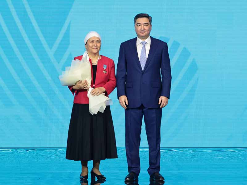 <?php echo esc_attr( get_the_title() ) ?>