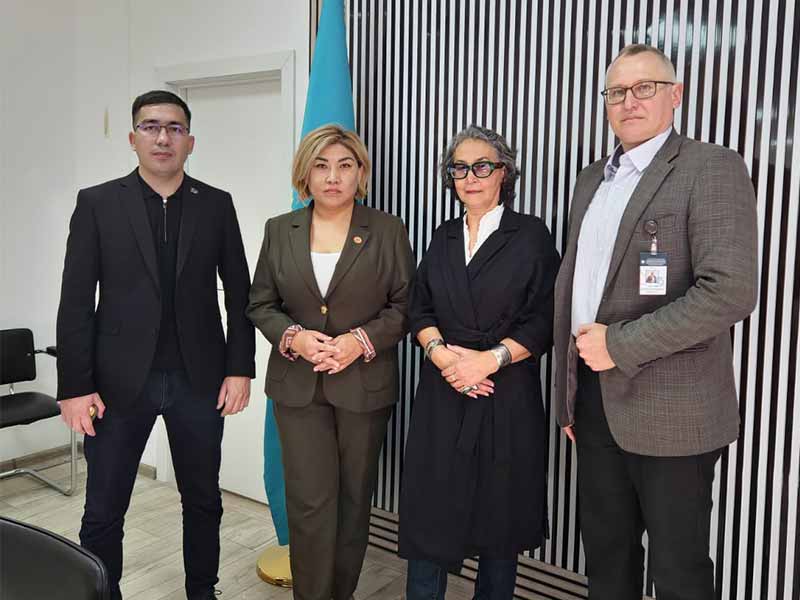 <?php echo esc_attr( get_the_title() ) ?>