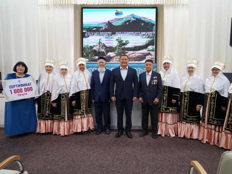 <?php echo esc_attr( get_the_title() ) ?>