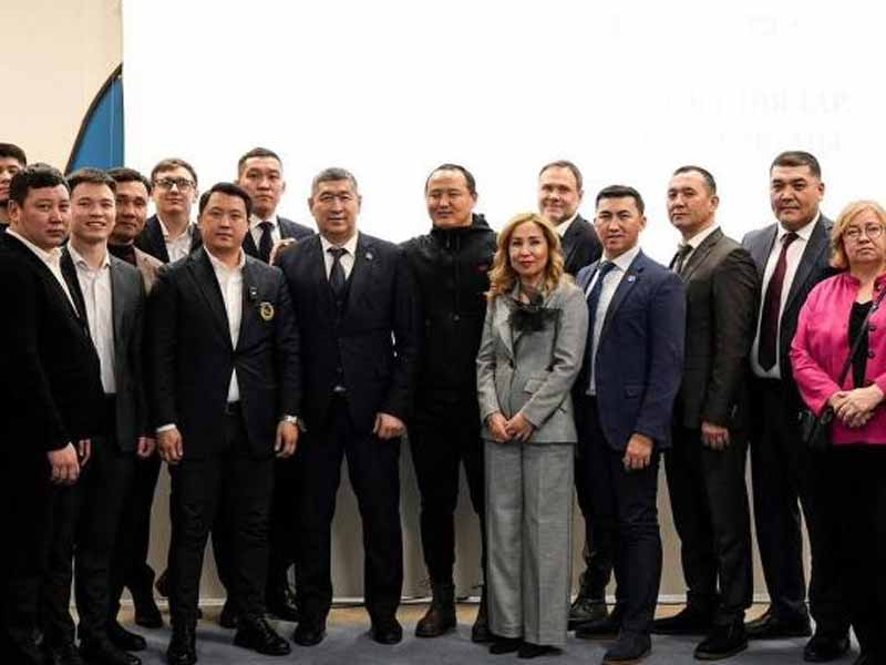 <?php echo esc_attr( get_the_title() ) ?>