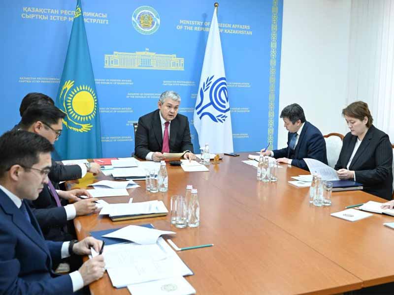 <?php echo esc_attr( get_the_title() ) ?>