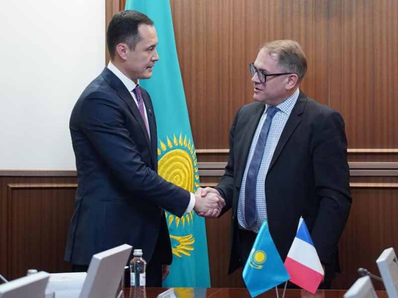 <?php echo esc_attr( get_the_title() ) ?>