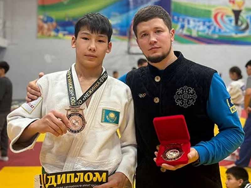 <?php echo esc_attr( get_the_title() ) ?>