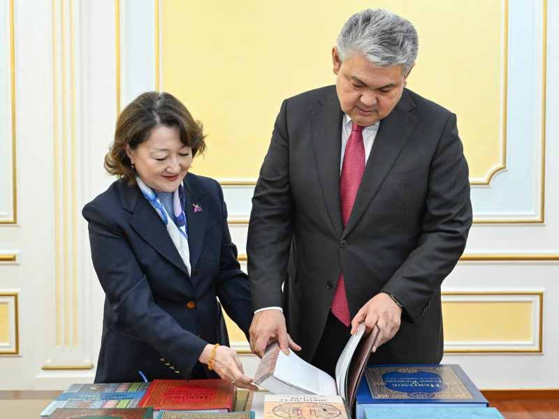 <?php echo esc_attr( get_the_title() ) ?>