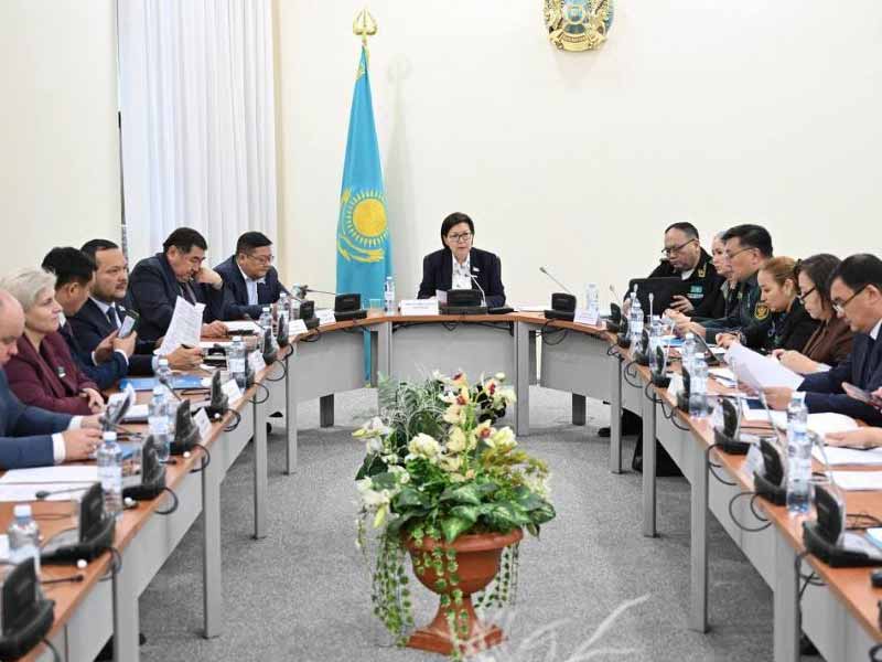 <?php echo esc_attr( get_the_title() ) ?>