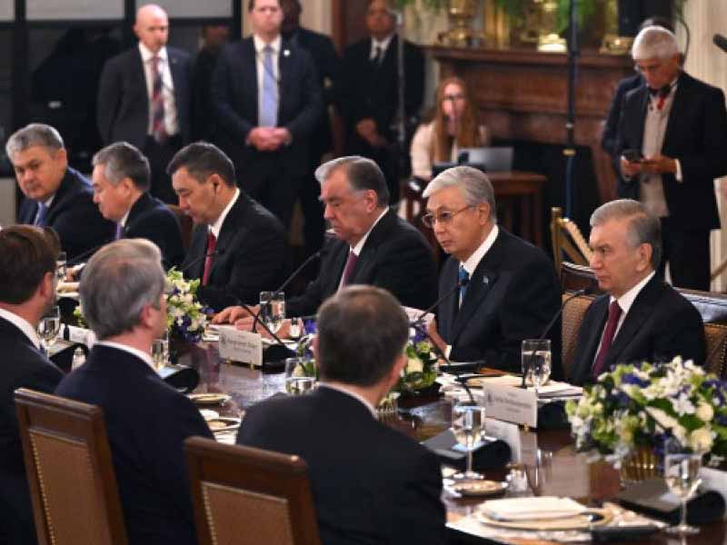 <?php echo esc_attr( get_the_title() ) ?>