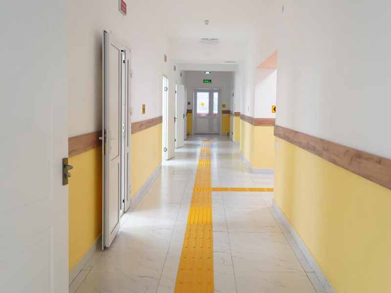 <?php echo esc_attr( get_the_title() ) ?>