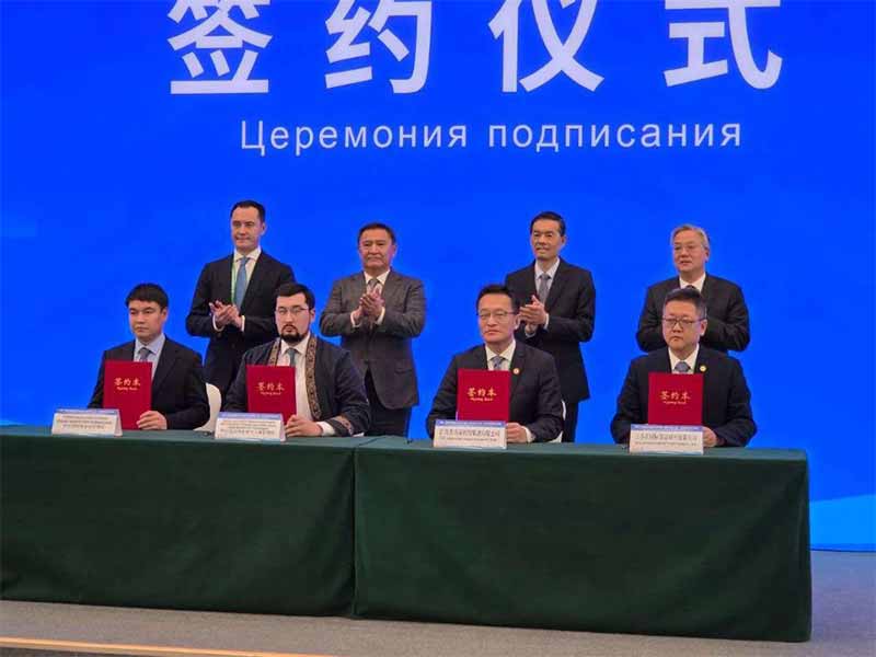 <?php echo esc_attr( get_the_title() ) ?>