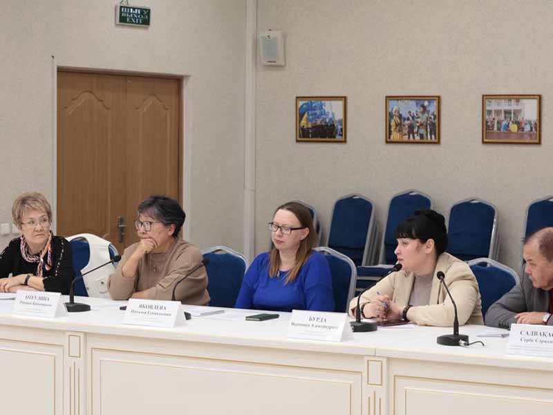 <?php echo esc_attr( get_the_title() ) ?>