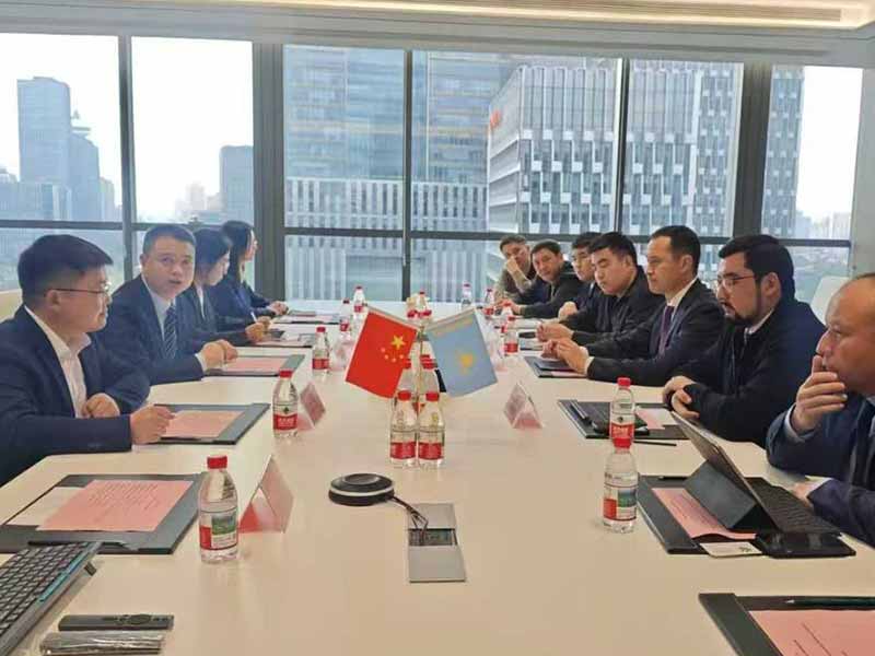 <?php echo esc_attr( get_the_title() ) ?>