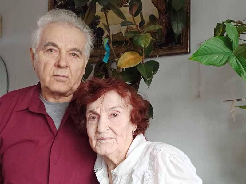 <?php echo esc_attr( get_the_title() ) ?>