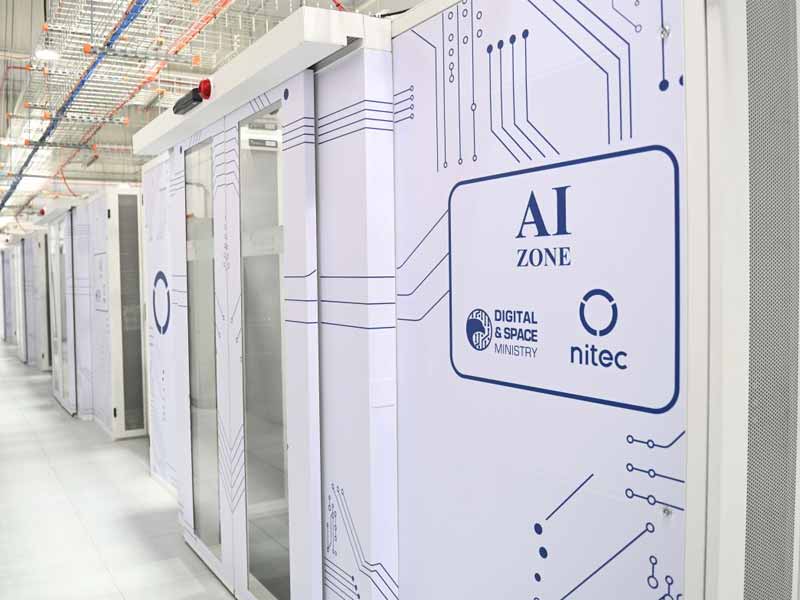 <?php echo esc_attr( get_the_title() ) ?>