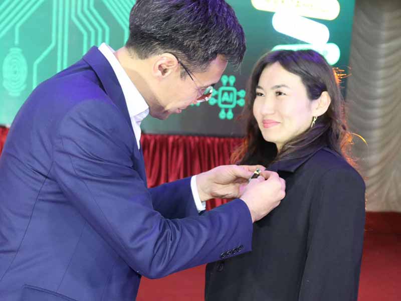 <?php echo esc_attr( get_the_title() ) ?>