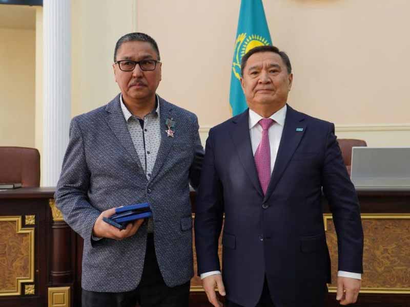 <?php echo esc_attr( get_the_title() ) ?>