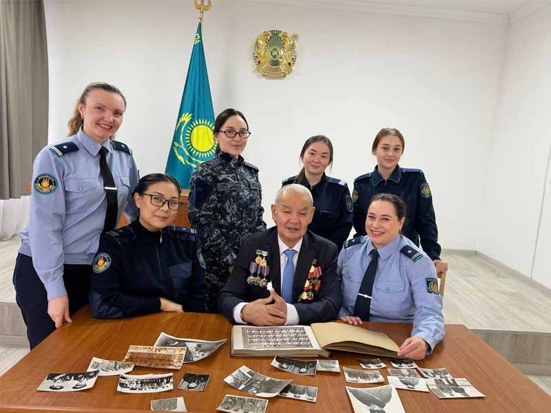 <?php echo esc_attr( get_the_title() ) ?>