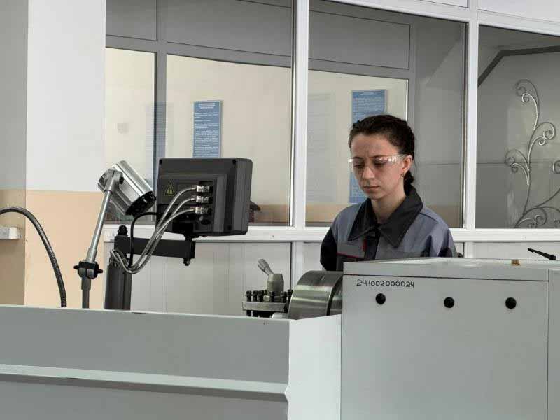 <?php echo esc_attr( get_the_title() ) ?>