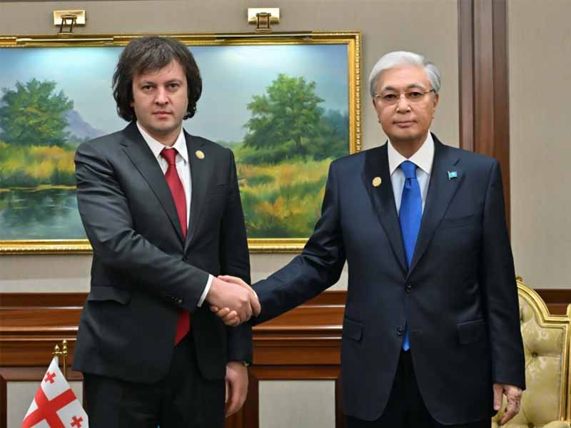 <?php echo esc_attr( get_the_title() ) ?>