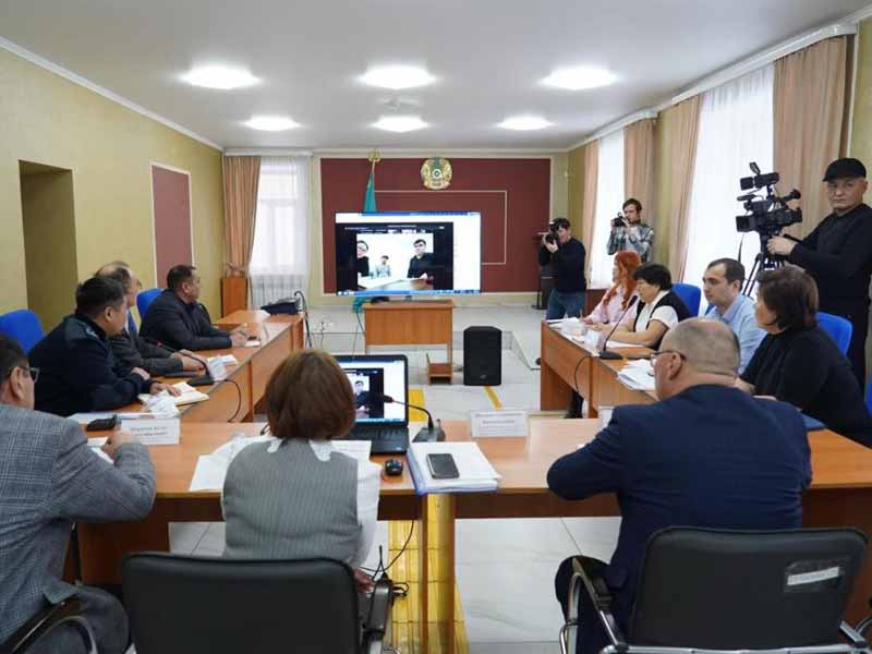 <?php echo esc_attr( get_the_title() ) ?>