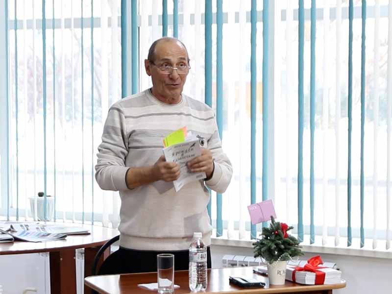 <?php echo esc_attr( get_the_title() ) ?>