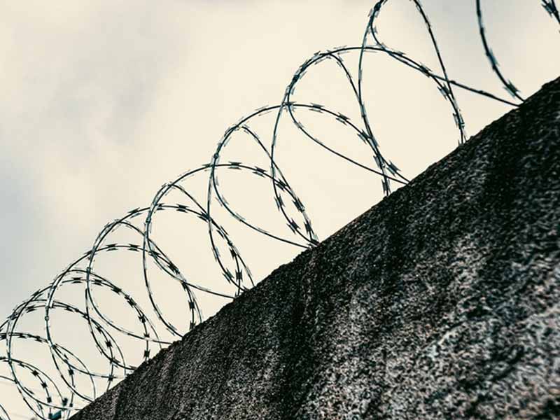 <?php echo esc_attr( get_the_title() ) ?>