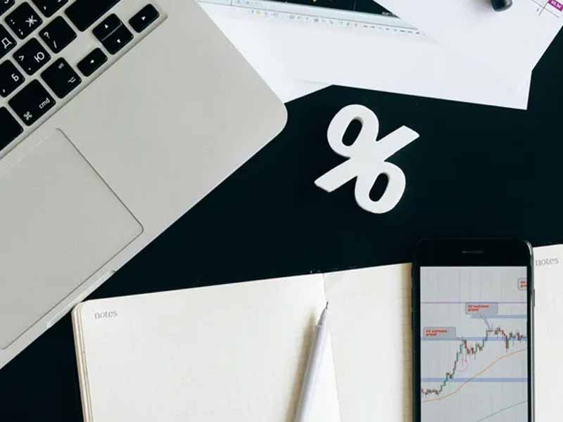 <?php echo esc_attr( get_the_title() ) ?>