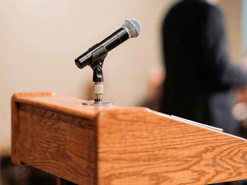 <?php echo esc_attr( get_the_title() ) ?>